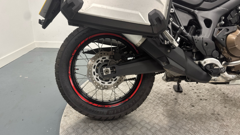 Honda Africa Twin CRF1000AHE (17MY)